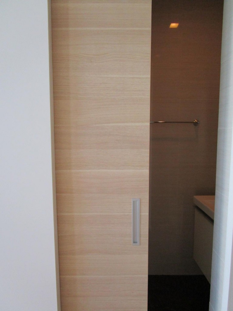 Park24 bathroom door