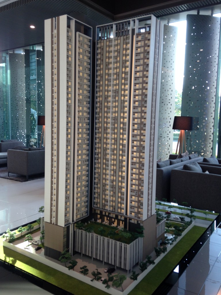 The Key Sathorn-Charoenraj_model