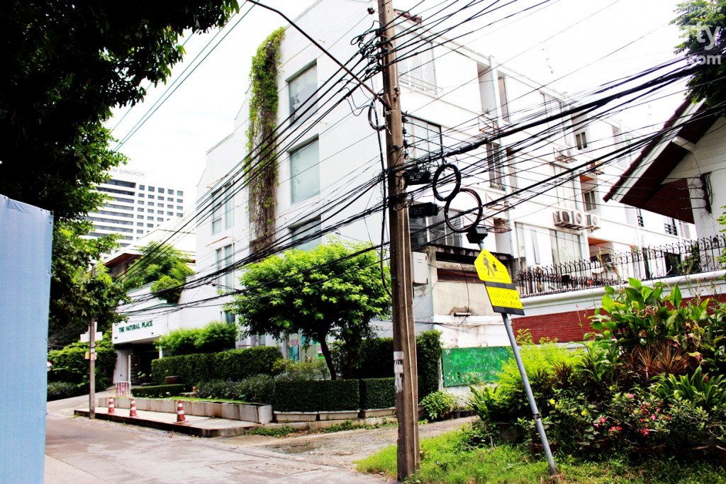 มุมมองฝั่งตรงข้ามโครงการเป็นอพาร์ทเม้นท์