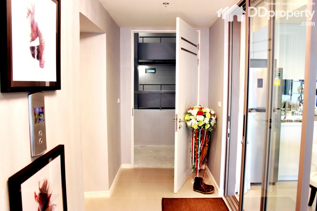 ประตูออกไปยัง corridor