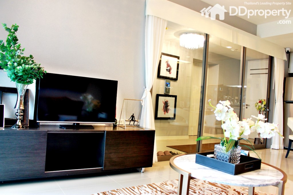 จากมุมมองด้านนอก