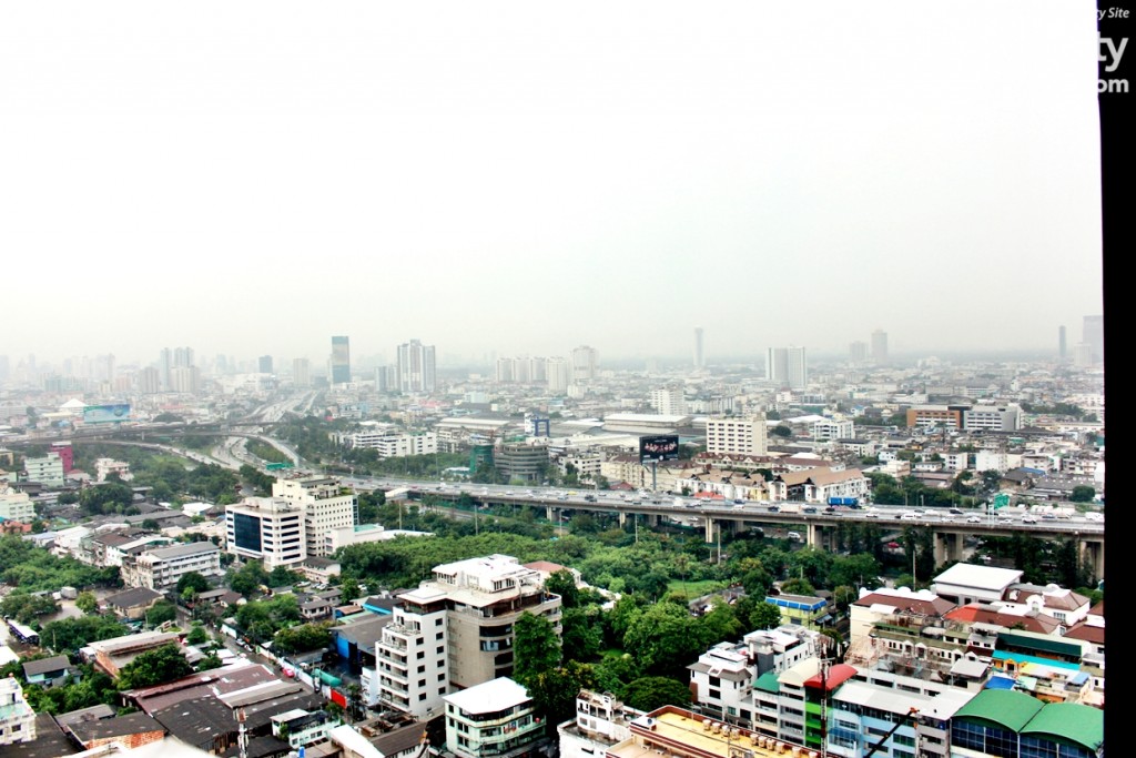 วิวด้านซ้าย จากห้องตัวอย่าง