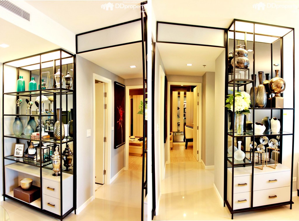 ทางเดินไปยังห้องนอนใหญ่ และห้องนอนเล็ก