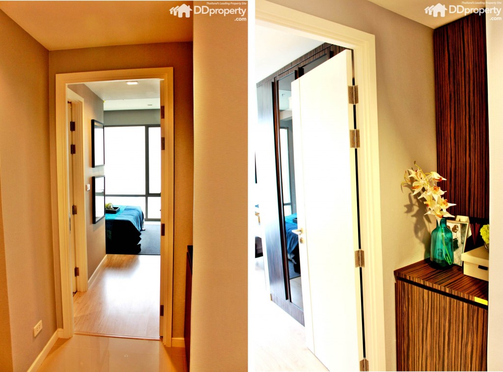 ออกจากห้องน้ำมองตรงไปเป็นห้องนอนใหญ่