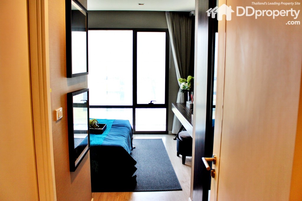 ทางเดินไปยังห้องนอนใหญ่