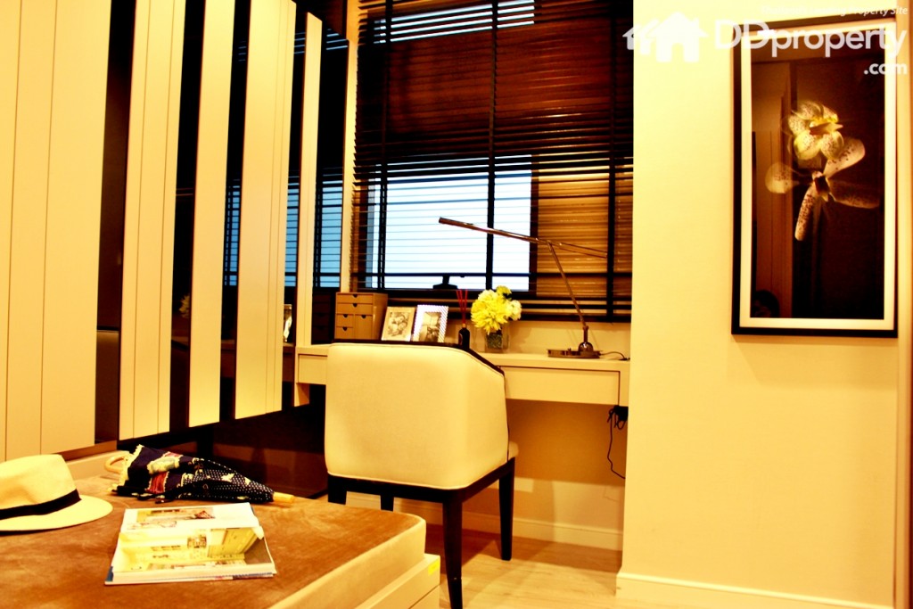 โต๊ะเขียนหนังสือแบบบิวท์อิน