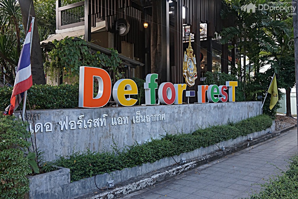 1 Issara CollectionIssara Collection 112-022