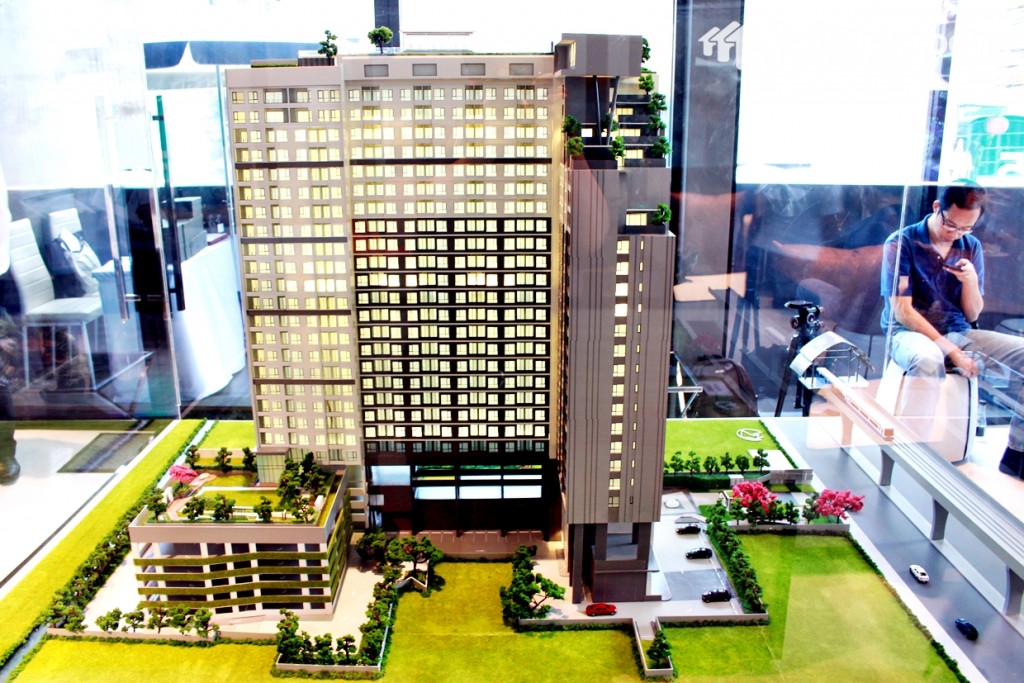 ด้านทิศตะวันตกเฉียงใต้