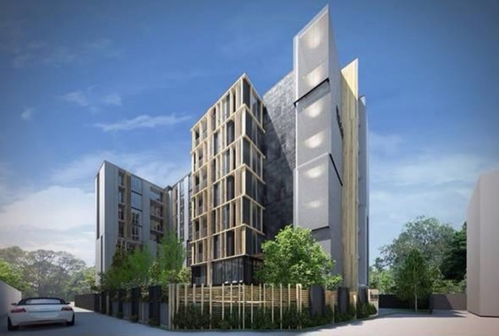 มุมมองของตัวอาคารเมื่อเข้ามาจากทางเข้าโครงการ