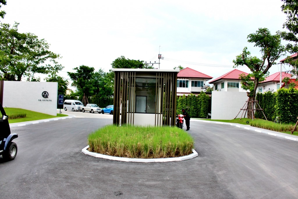 สวยงาม เข้าออกใช้ระบบแบบ Key Card มีเจ้าหน้าที่รักษาความปลอดภัย และกล้องวงจรปิด 24 ชั่วโมงอีก