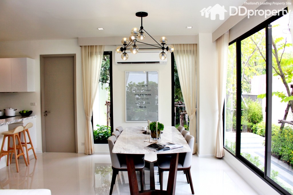 โต๊ะรับประทานอาหาร