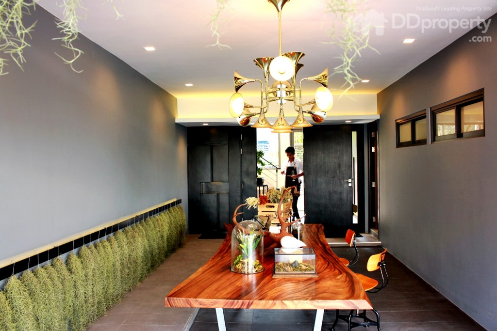 สามารถจอดรถได้ 3 คัน