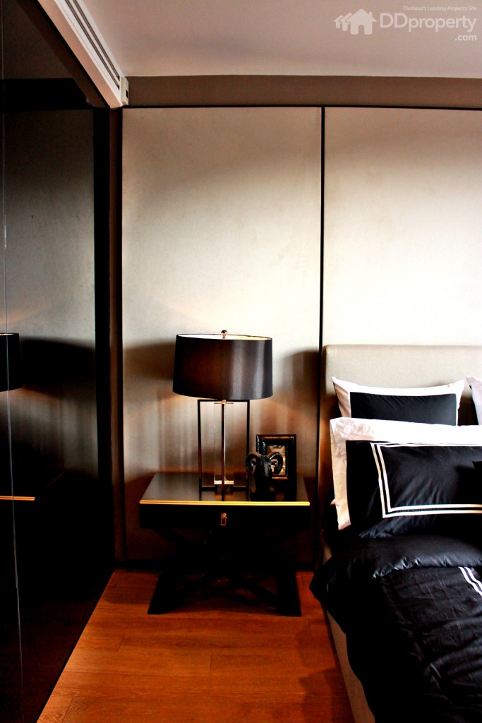 พื้นที่ว่างด้านข้างของห้องนอน