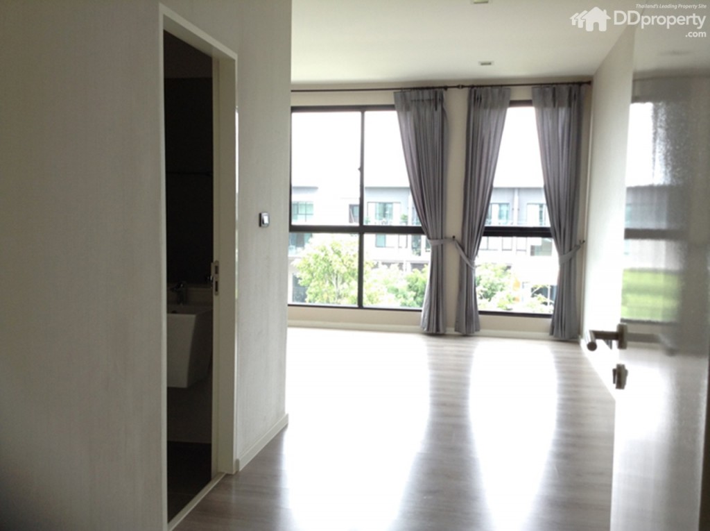 Baan Klang Muang Vibhavadi 64p103-054