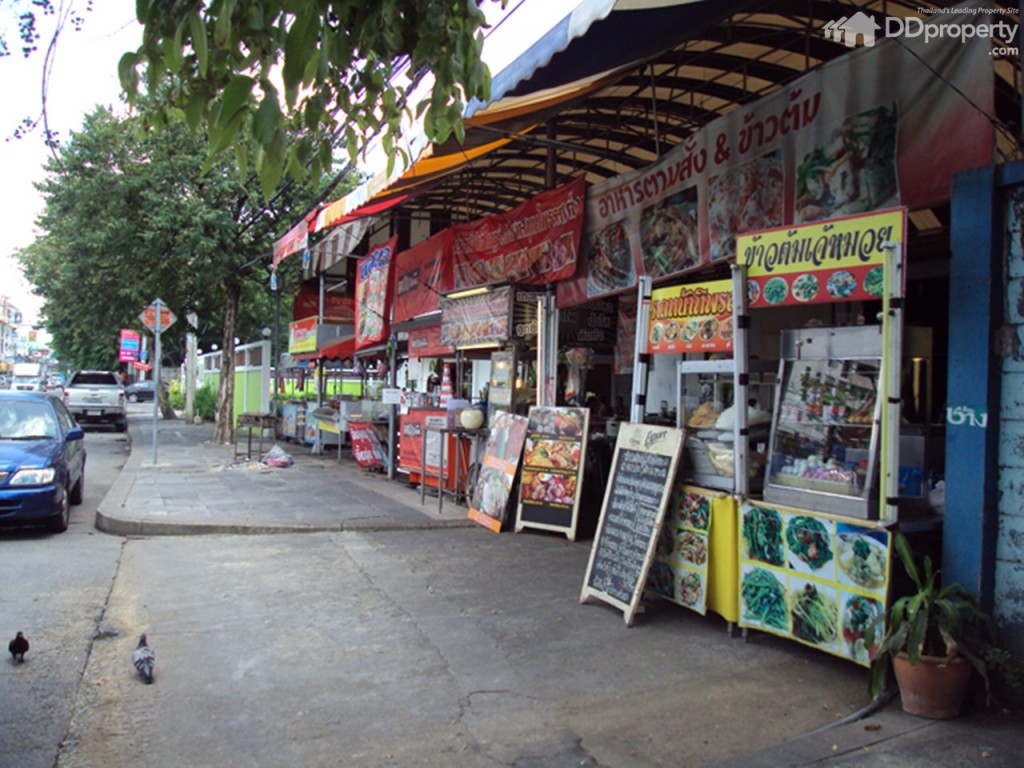 Baan Klang Muang Vibhavadi 64p3-009