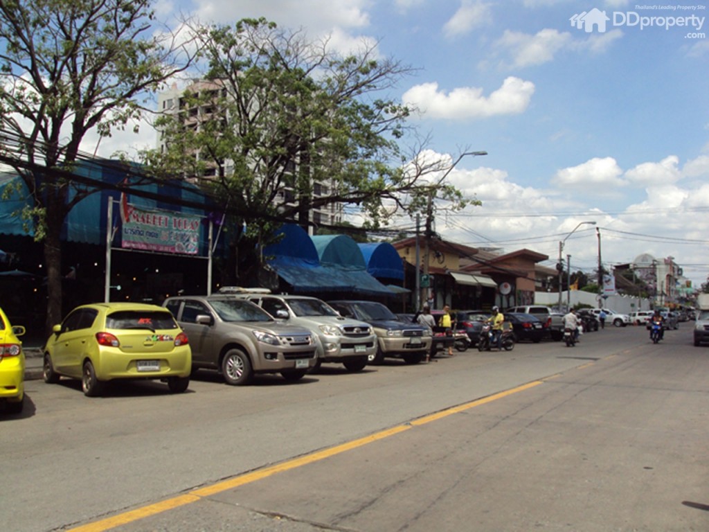 Baan Klang Muang Vibhavadi 64p5-011