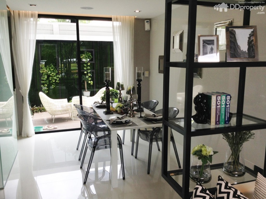 Baan Klang Muang Vibhavadi 64p70-021