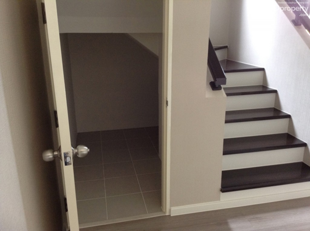 Baan Klang Muang Vibhavadi 64p72-023