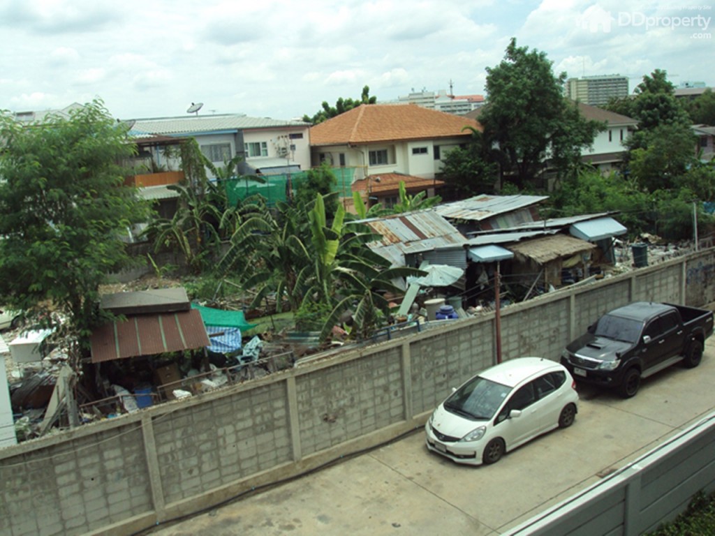 Baan Klang Muang Vibhavadi 64p8-014