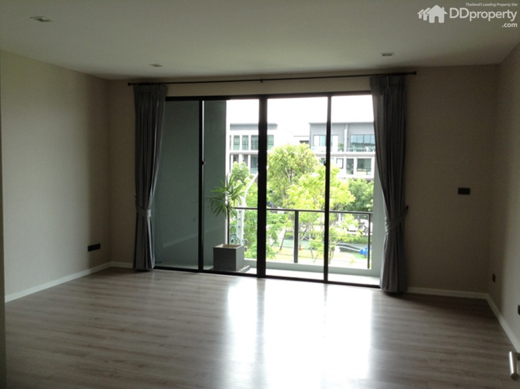 Baan Klang Muang Vibhavadi 64p87-038