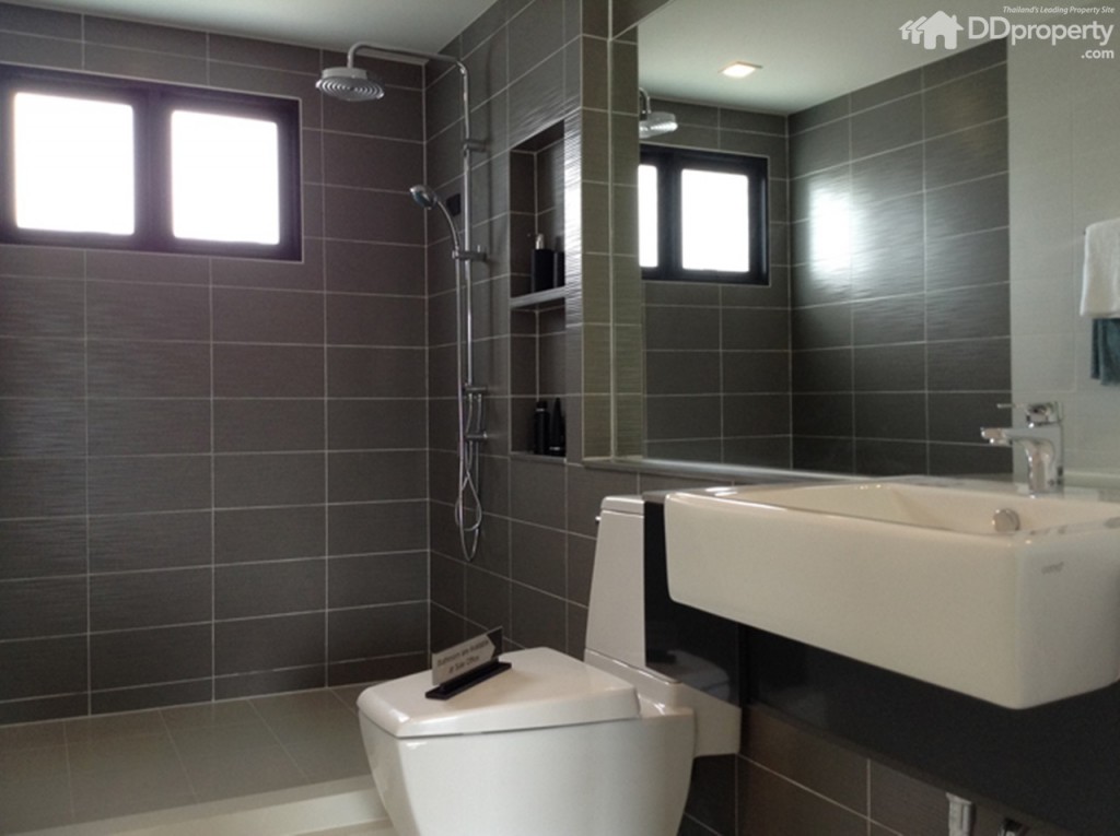 Baan Klang Muang Vibhavadi 64p97-048