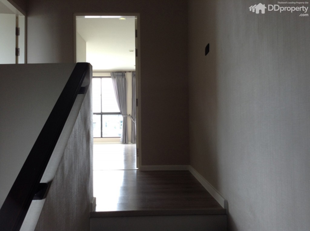 Baan Klang Muang Vibhavadi 64p98-049