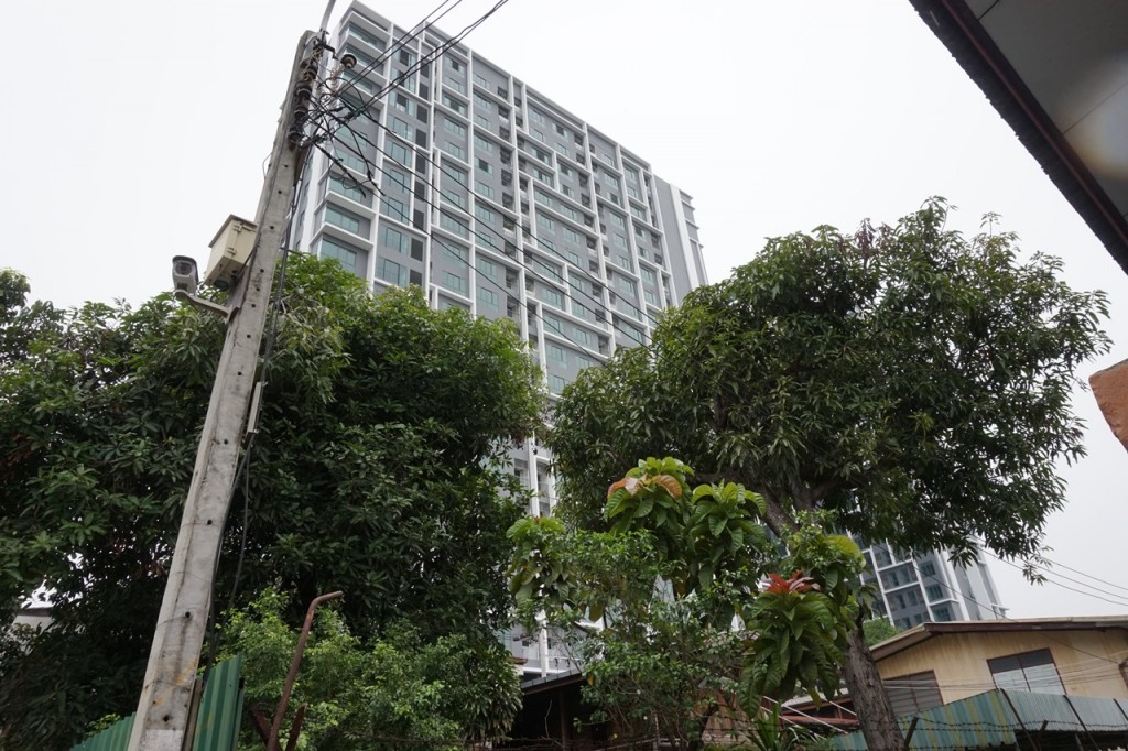 Ideo Mobi Charan Back View1-001