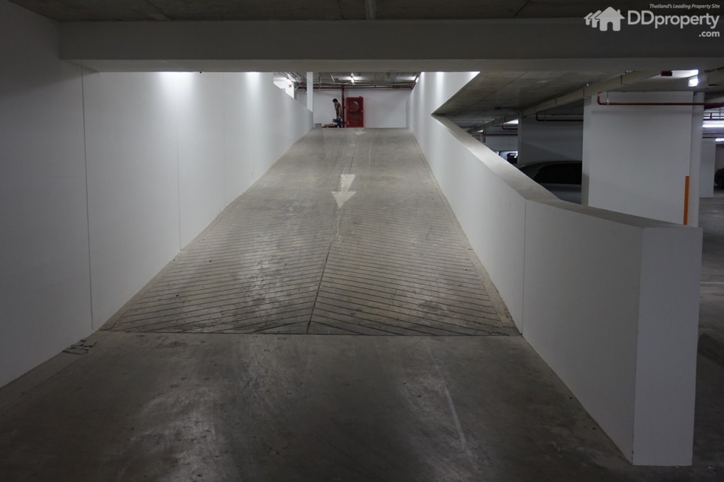 Ideo Mobi Charan Car ParkDSC01115-003