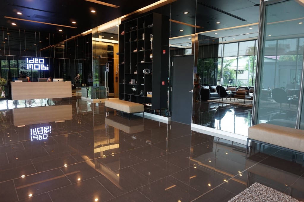 Ideo Mobi Charan Lobby SouthDSC01185-002