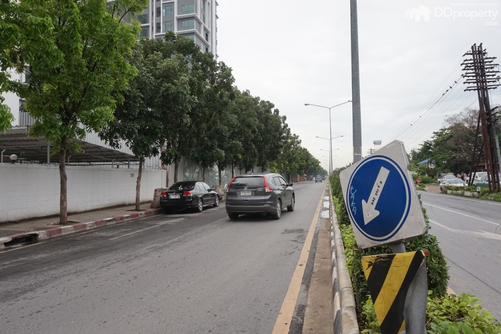 Ideo Mobi Charan Right ViewDSC01091-002