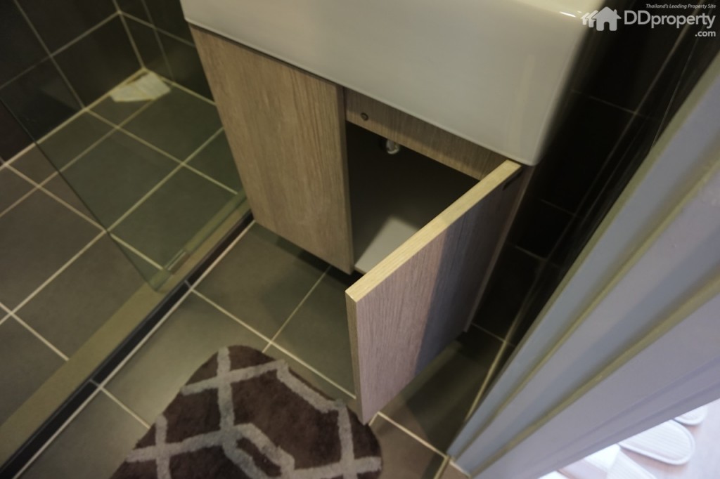 Ideo Mobi Charan Room 1DSC01273-007