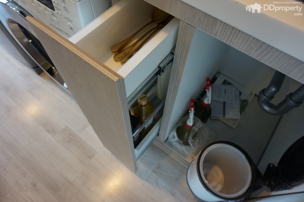 Ideo Mobi Charan Room 1DSC01278-011