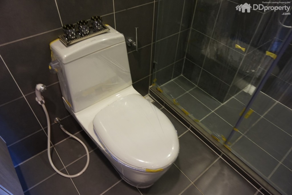 Ideo Mobi Charan Room 2DSC01337-023