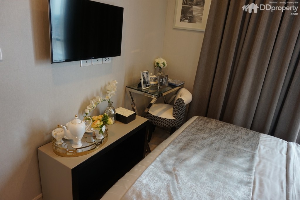 Ideo Mobi Charan Room 3DSC01370-016