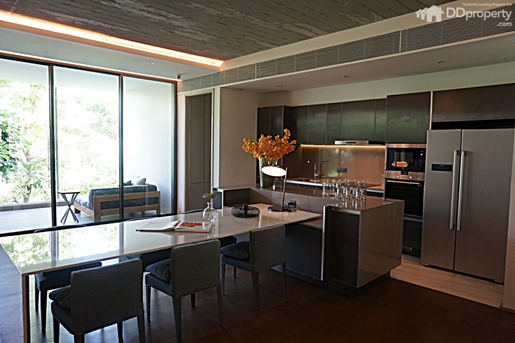 Issara CollectionIssara Collection 017-046