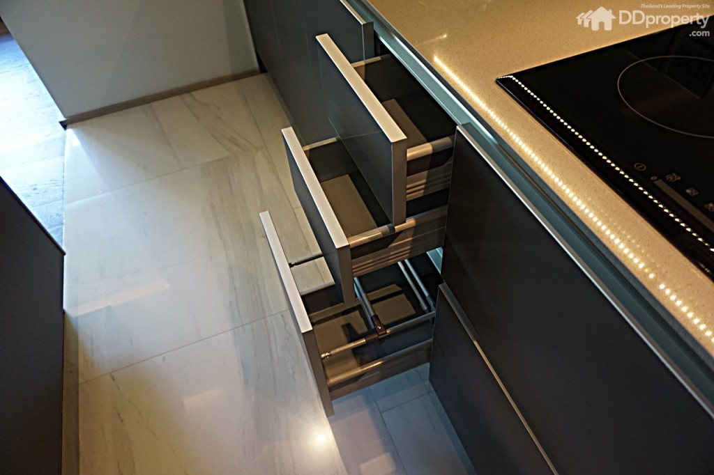 Issara CollectionIssara Collection 023-052