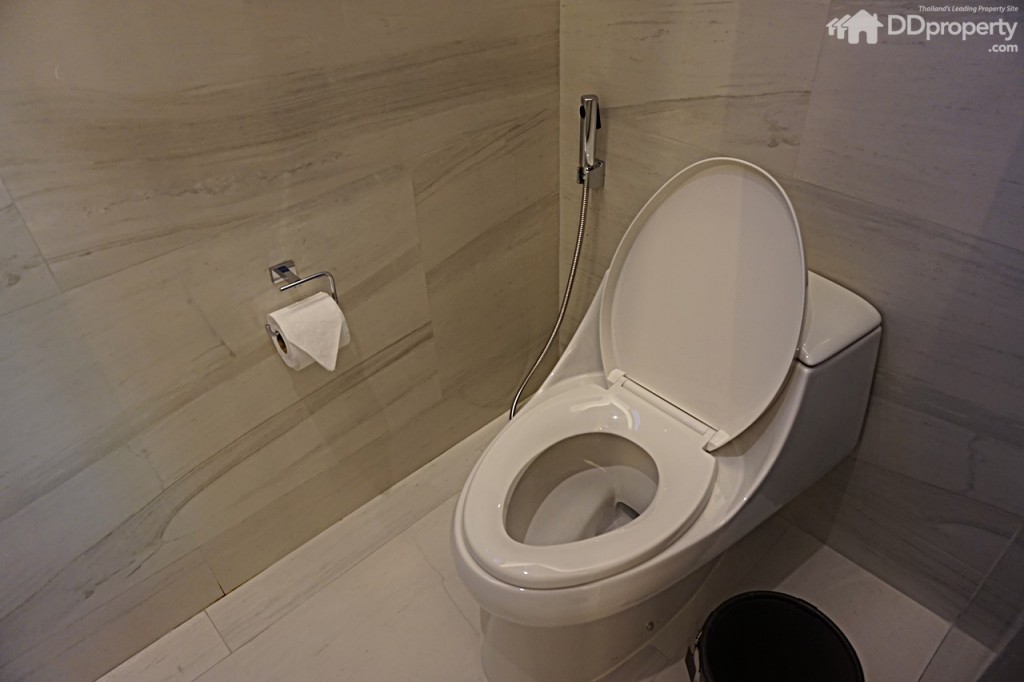 Issara CollectionIssara Collection 042-071