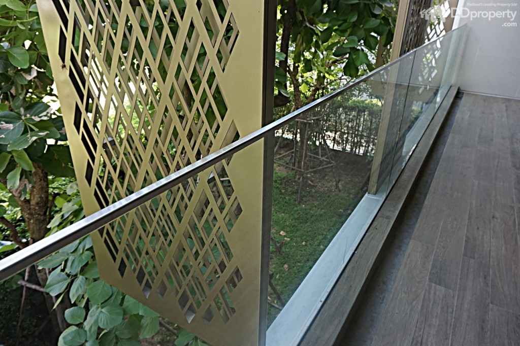 Issara CollectionIssara Collection 051-080