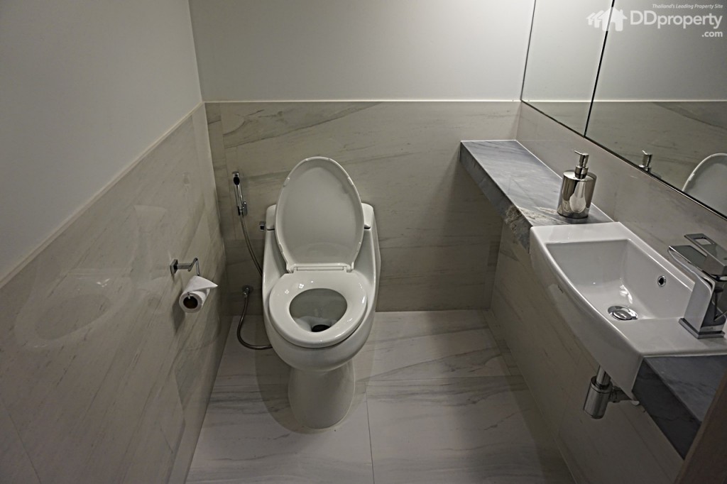 Issara CollectionIssara Collection 065-094