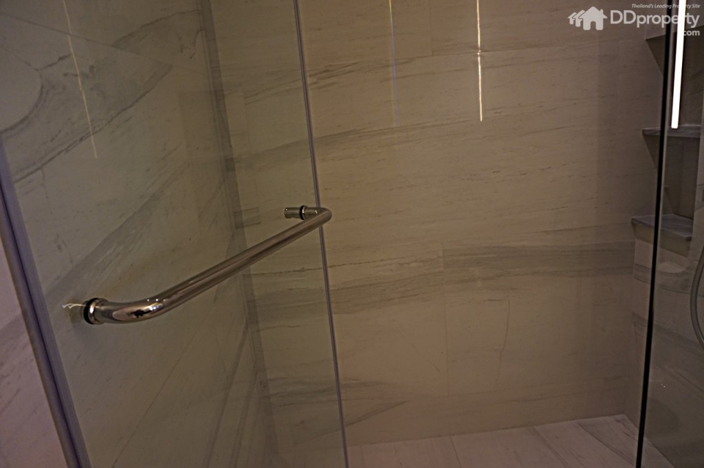 Issara CollectionIssara Collection 076-105