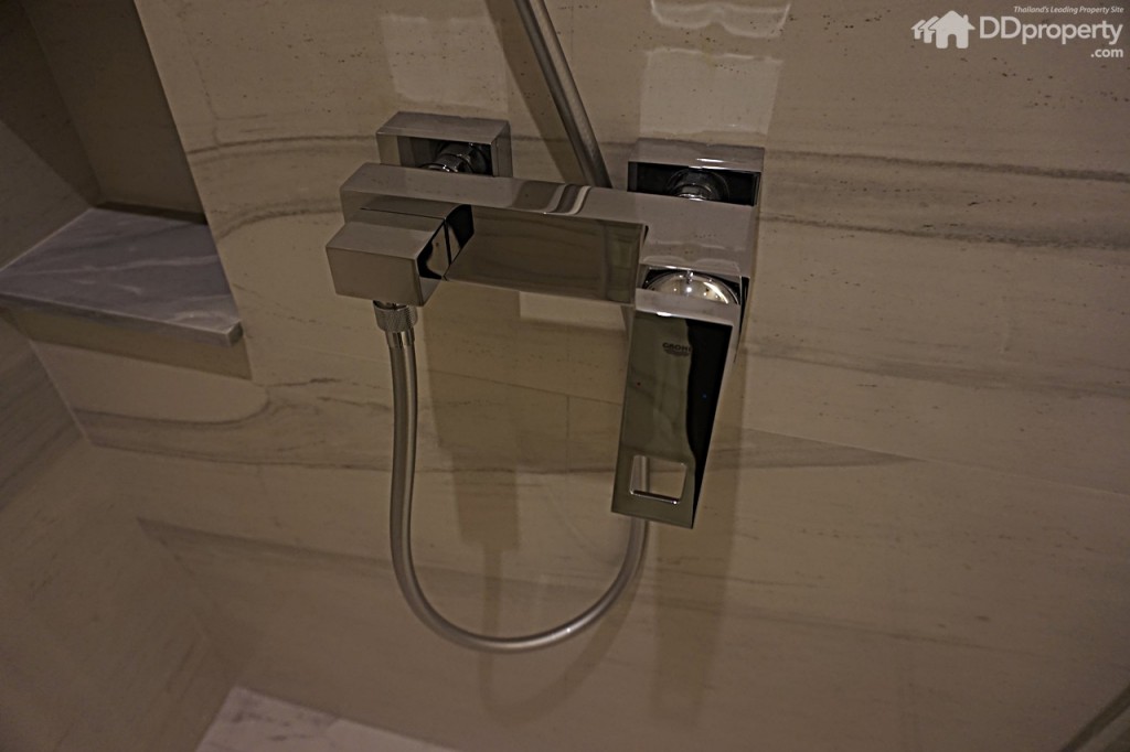 Issara CollectionIssara Collection 077-106