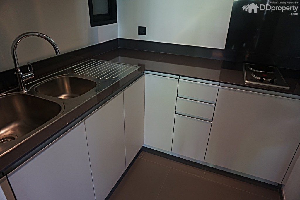 Issara CollectionIssara Collection 081-110