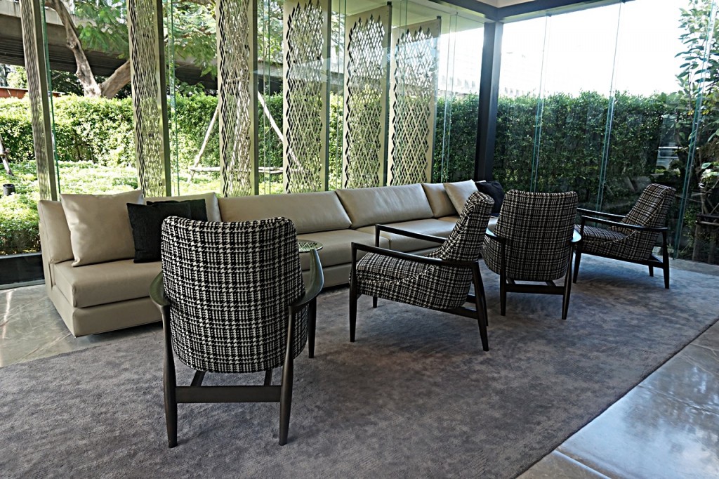 Issara CollectionIssara Collection 092-002