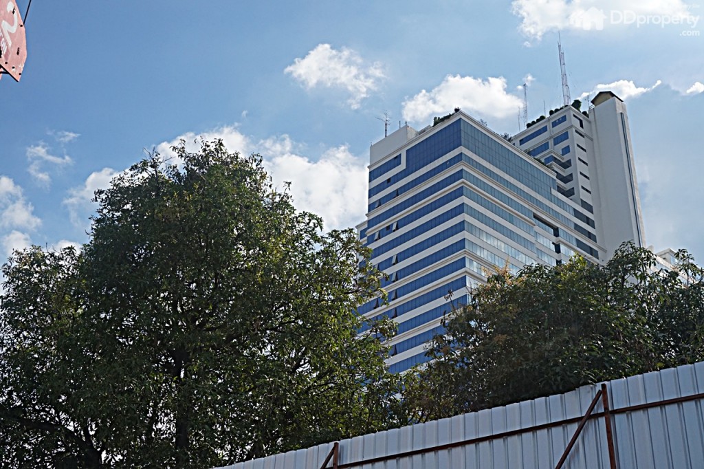 Issara CollectionIssara Collection 101-011