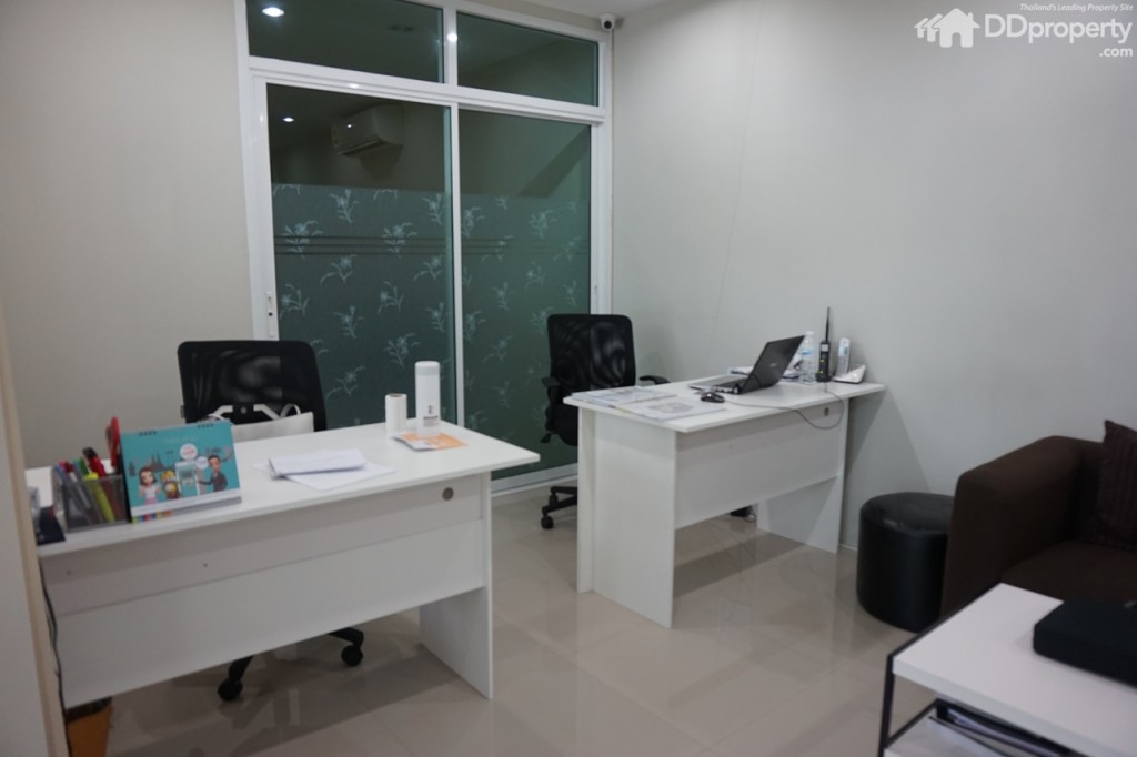 Kes Ratchada Logo26-019