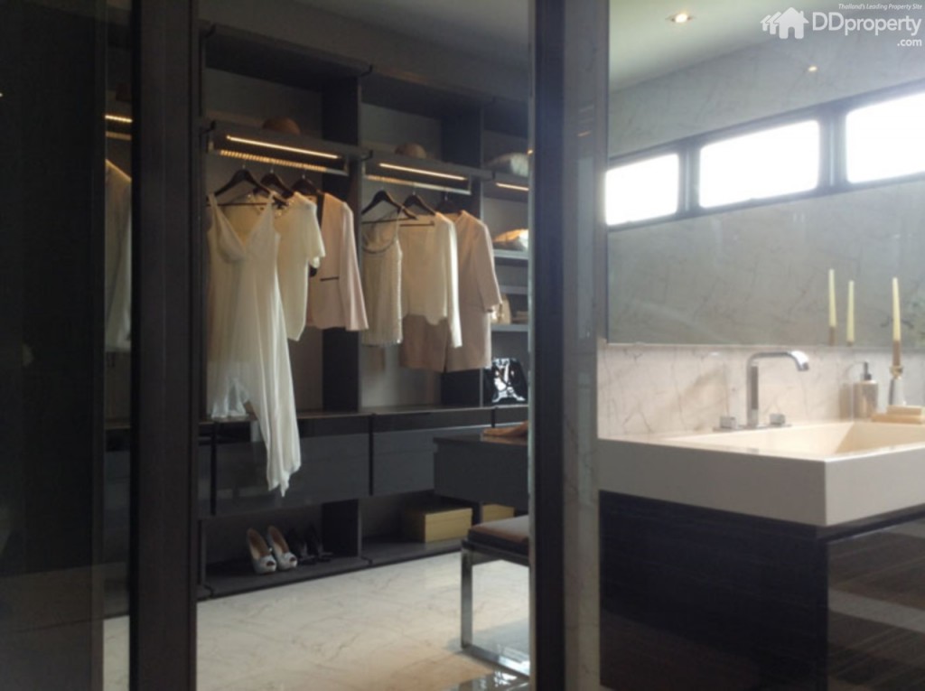 Landmark Ekamai Ramindrap127