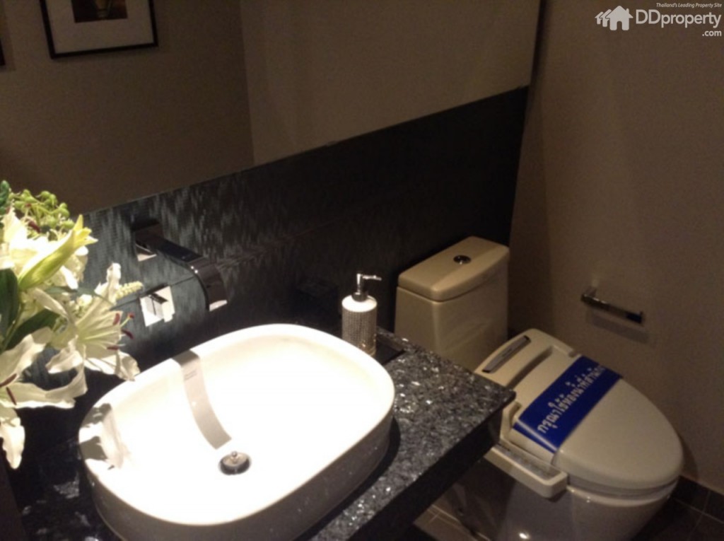 Landmark Ekamai Ramindrap136 (2)