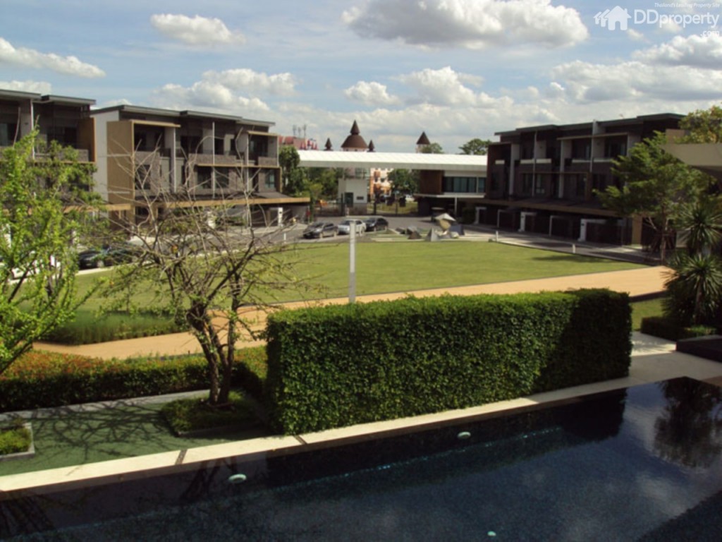 ถ่ายจากฟิตเนสด้านบน