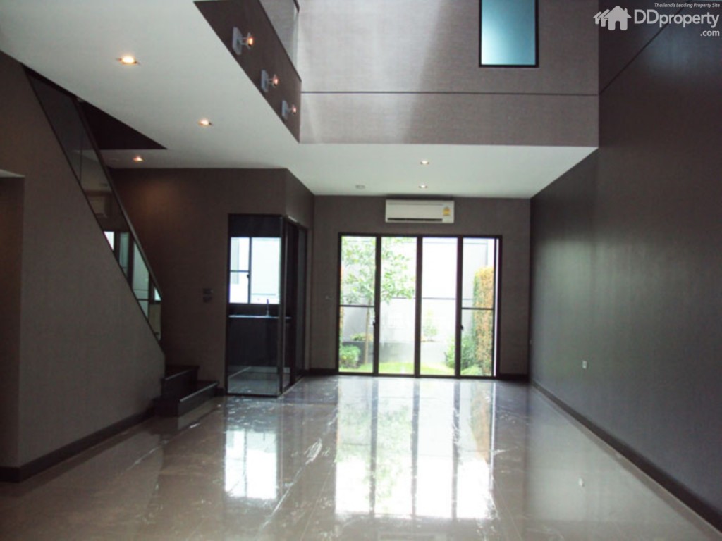 Landmark Ekamai Ramindrap69