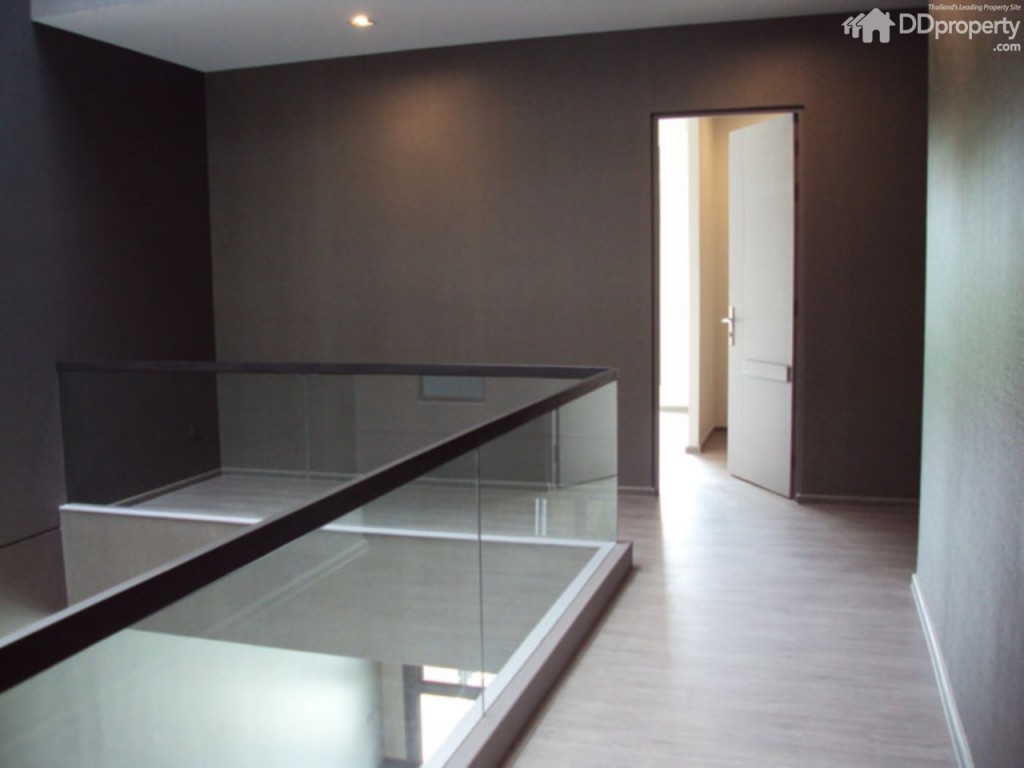 Landmark Ekamai Ramindrap74